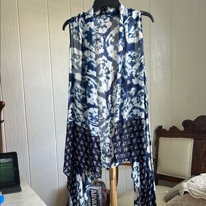 Mixit Blue and White Abstract Sleeveless Komono